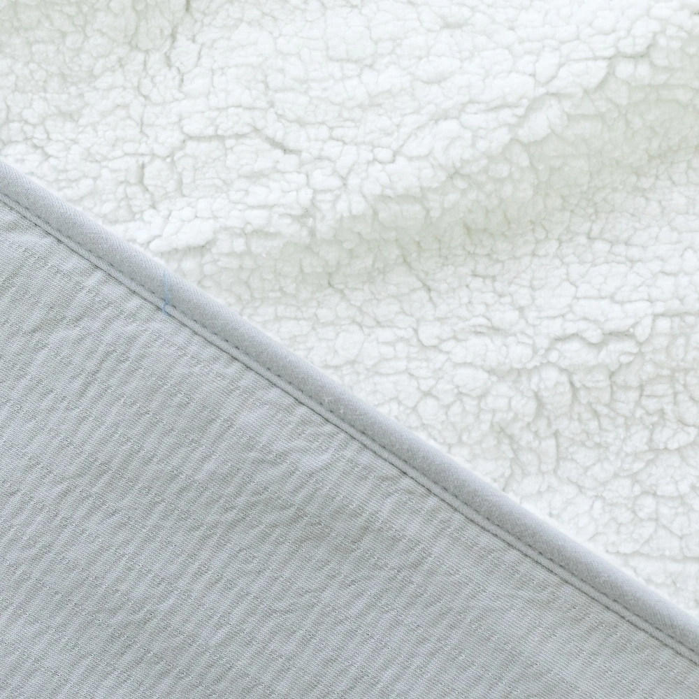 Poncho Pour Siège Auto Teddy Et Gaze De Coton Cadum Gris Clair 4 Poncho Pour Siège Auto Teddy Et Gaze De Coton Cadum Gris Clair – Image 4