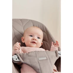 Babybjorn Transat Bébé Bliss Coton Matelassé Pétale Gris Sable 8 Babybjorn Transat Bébé Bliss Coton Matelassé Pétale Gris Sable -Allobébé bj062361171 3