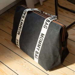 Childhome Sac à Langer Mommy Bag Signature Canvas Noir 14 Childhome Sac à Langer Mommy Bag Signature Canvas Noir -Allobébé cw045364942 6