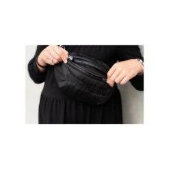 Childhome Sac Banane On The Go Matelasse Noir 10 Childhome Sac Banane On The Go Matelasse Noir -Allobébé cw045461767 4