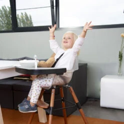 Childhome Chaise Haute évolutive Evolu 2 Réglable En Hauteur Translucide 10 Childhome Chaise Haute évolutive Evolu 2 Réglable En Hauteur Translucide -Allobébé cw051859702 4