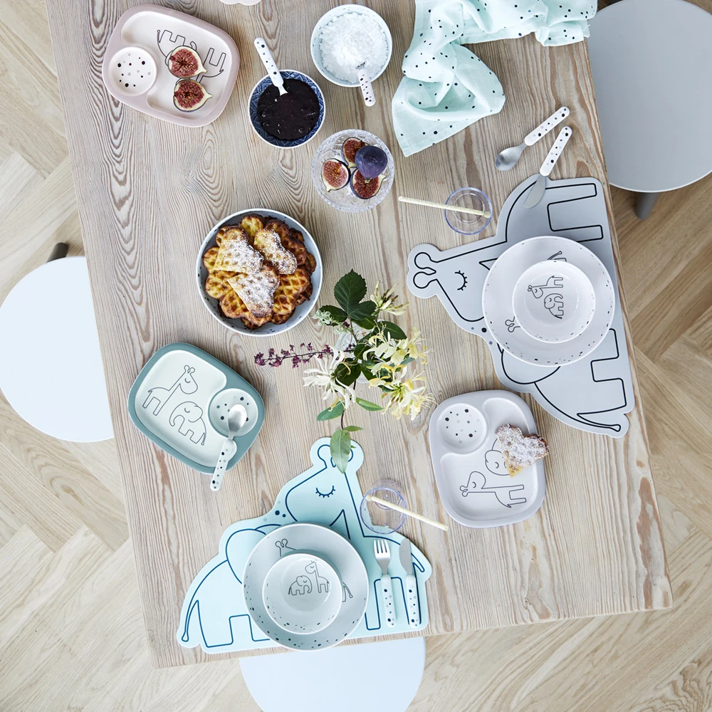 Done By Deer Set De Table En Silicone Dreamy Dots Blue 2 Done By Deer Set De Table En Silicone Dreamy Dots Blue – Image 2