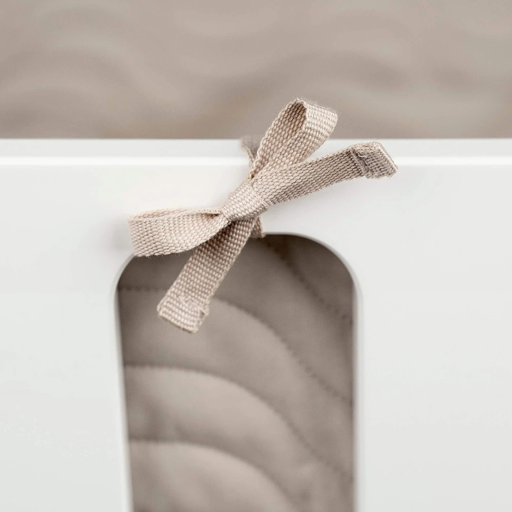 Done By Deer Tour De Lit Matelassé Waves Bleu 4 Done By Deer Tour De Lit Matelassé Waves Bleu – Image 4