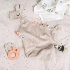 Done By Deer Doudou Plat Attache Sucette Lalee Sable 13 Done By Deer Doudou Plat Attache Sucette Lalee Sable -Allobébé db081034520 5