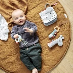 Done By Deer Lot De 2 Langes 70x70cm Dreamy Dots Mustard 7 Done By Deer Lot De 2 Langes 70x70cm Dreamy Dots Mustard -Allobébé db121018841 3