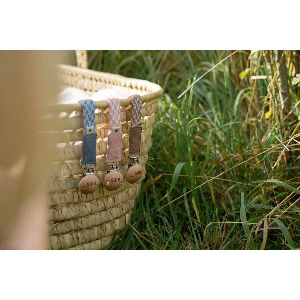 BIBS Attache Sucette Dusty Pink Et Baby Pink 4 BIBS Attache Sucette Dusty Pink Et Baby Pink – Image 4