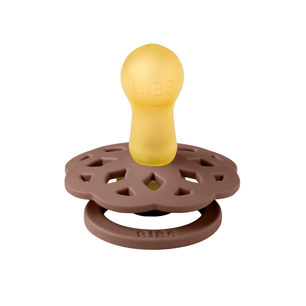 BIBS Pack De 2 Sucettes Bohème Caoutchouc 6 Mois+ Woodchuck Et Blush 3 BIBS Pack De 2 Sucettes Bohème Caoutchouc 6 Mois+ Woodchuck Et Blush – Image 3