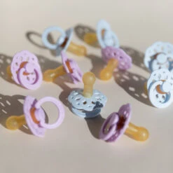 BIBS Pack De 2 Sucettes Bohème Caoutchouc 6 Mois+ Vanilla Et Peach 19 BIBS Pack De 2 Sucettes Bohème Caoutchouc 6 Mois+ Vanilla Et Peach -Allobébé ib061229178 9