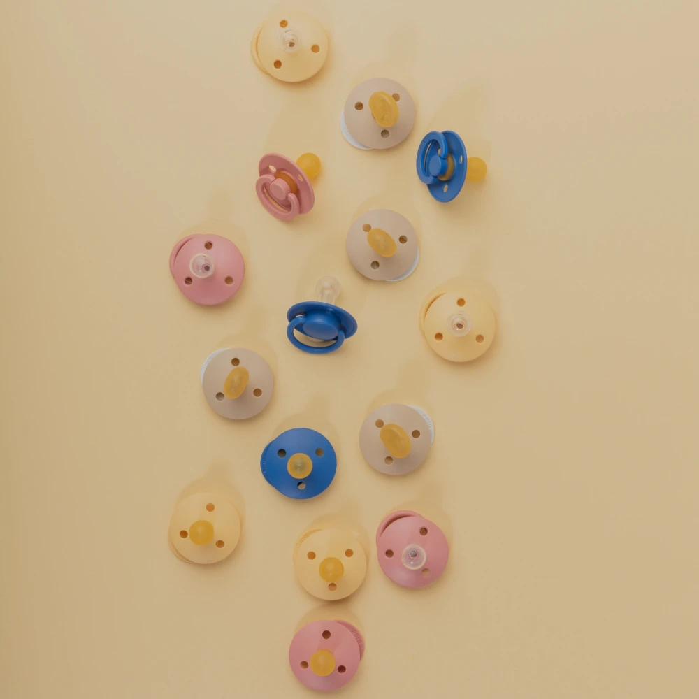 BIBS Pack De 2 Sucettes Colour Caoutchouc 0-6 Mois Khaki Et Dusty Blue 8 BIBS Pack De 2 Sucettes Colour Caoutchouc 0-6 Mois Khaki Et Dusty Blue – Image 8