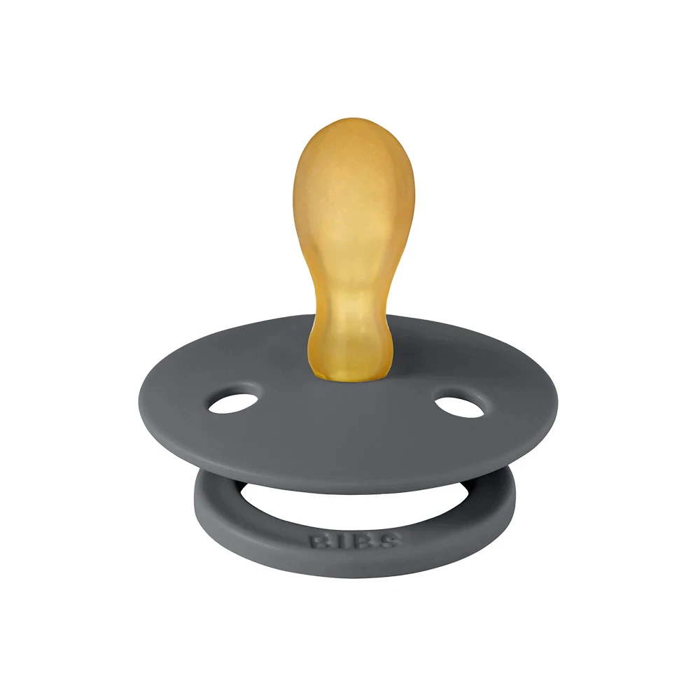 BIBS Pack De 2 Sucettes Colour Caoutchouc Symétrique 0-6 Mois Sand Et Iron 3 BIBS Pack De 2 Sucettes Colour Caoutchouc Symétrique 0-6 Mois Sand Et Iron – Image 3