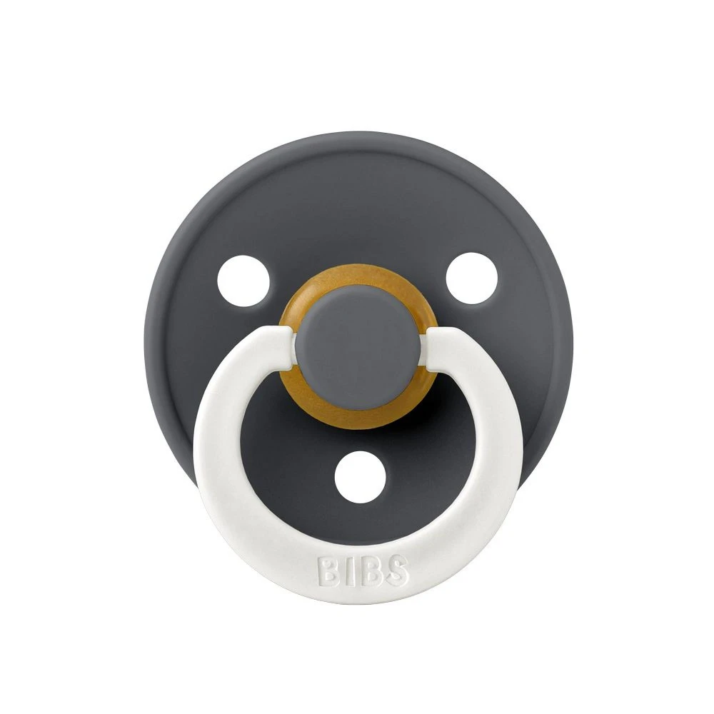 BIBS Pack De 2 Sucettes Colour Caoutchouc Phosphorescente 0-6 Mois Iron Et Baby Blue 4 BIBS Pack De 2 Sucettes Colour Caoutchouc Phosphorescente 0-6 Mois Iron Et Baby Blue – Image 4