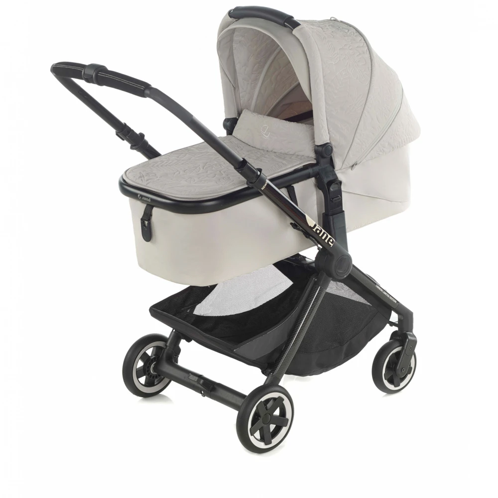 Jané Pack Trio Poussette Newel Carbon + Siège Auto Koos I-size R1 + Nacelle Micro Pro 2 Racer Cream 5 Jané Pack Trio Poussette Newel Carbon + Siège Auto Koos I-size R1 + Nacelle Micro Pro 2 Racer Cream – Image 5