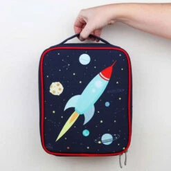 A Little Lovely Company Sac Isotherme Enfant Espace 9 A Little Lovely Company Sac Isotherme Enfant Espace -Allobébé lc050500145 4