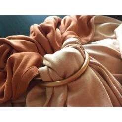 Echarpe De Portage Sans Nœud - Nude, Caramel (réversible) 16 Echarpe De Portage Sans Nœud - Nude, Caramel (réversible) -Allobébé lr046175760 4