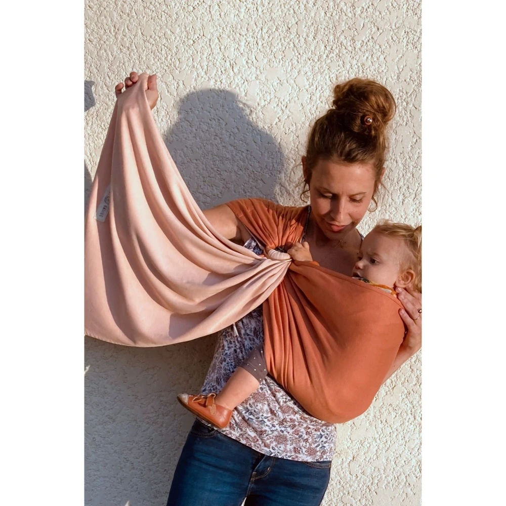 Echarpe De Portage Sans Nœud - Nude, Caramel (réversible) 6 Echarpe De Portage Sans Nœud - Nude, Caramel (réversible) – Image 6