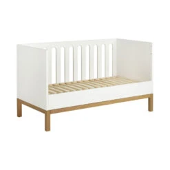 Chambre Trio Lit Bébé 70x140 Cm évolutif En Canapé + Armoire Xl + Commode Avec Plan à Langer Indigo White
